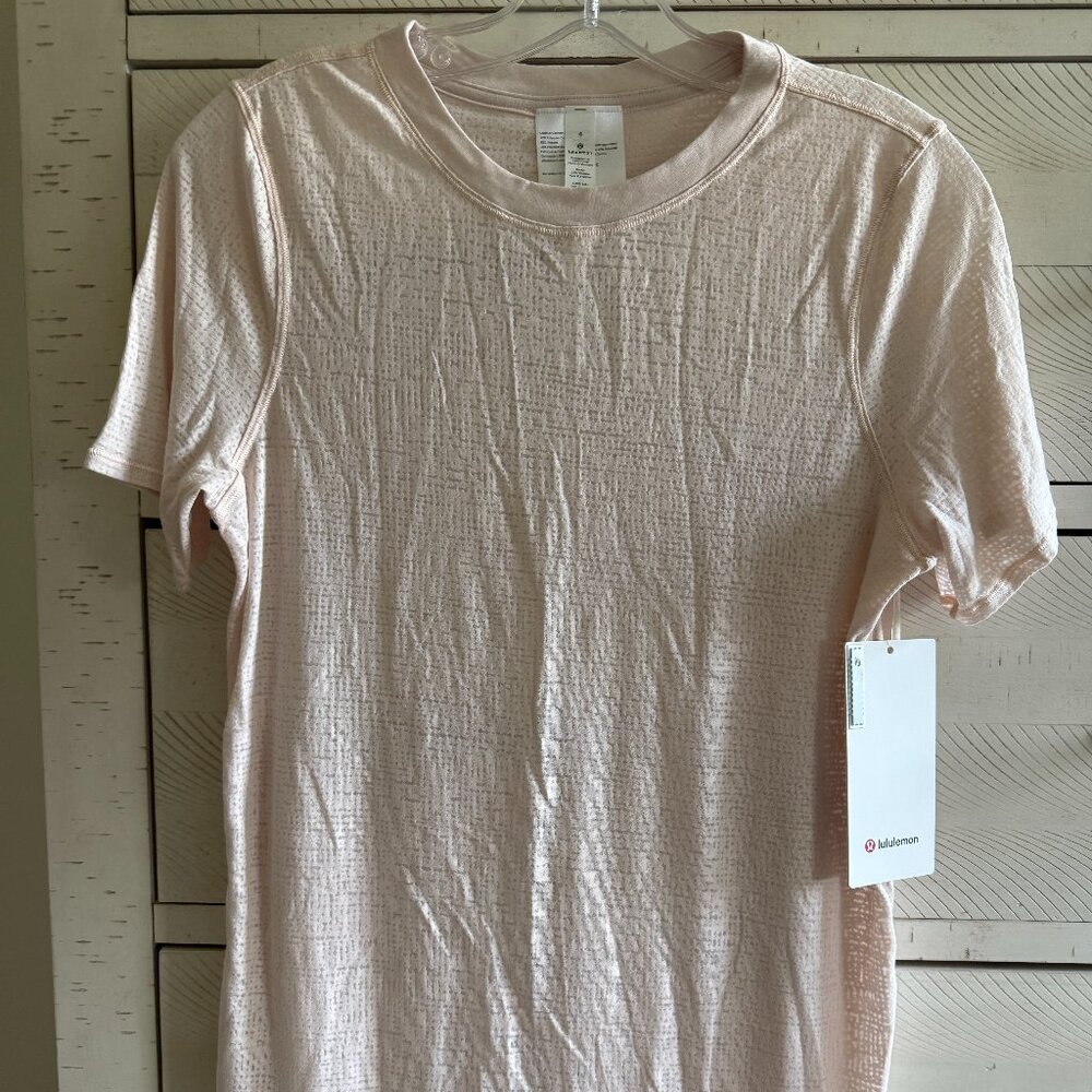 NWT LULULEMON UNCOVERED TALL TEE SZ 4